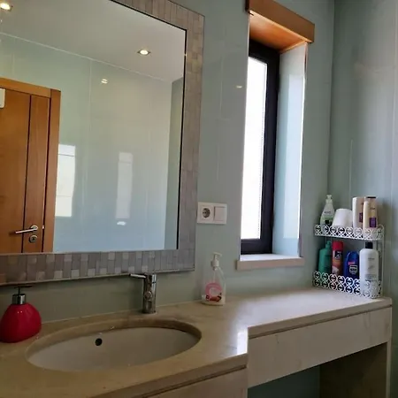 T1 60 Sq M For Rent Next To The Bay